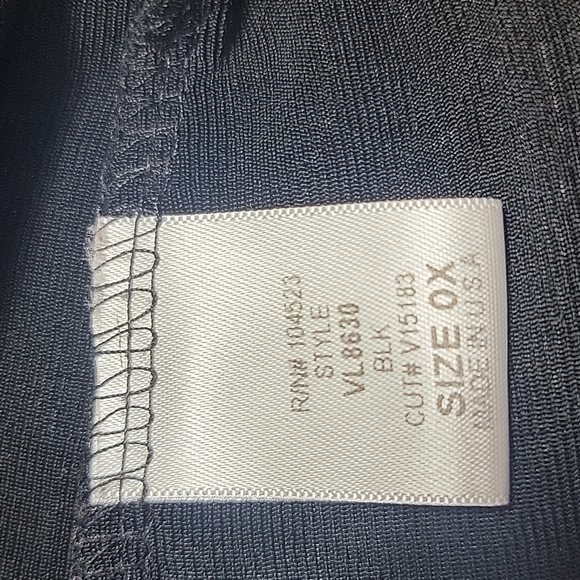 Vikki Vi size OX black long cover up. Open in front - Picture 10 of 10